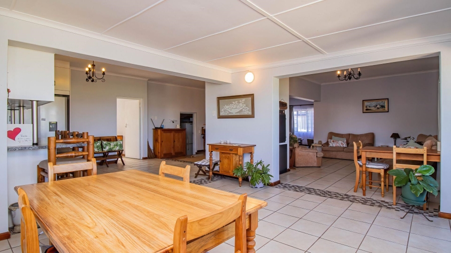 4 Bedroom Property for Sale in De Kelders Western Cape